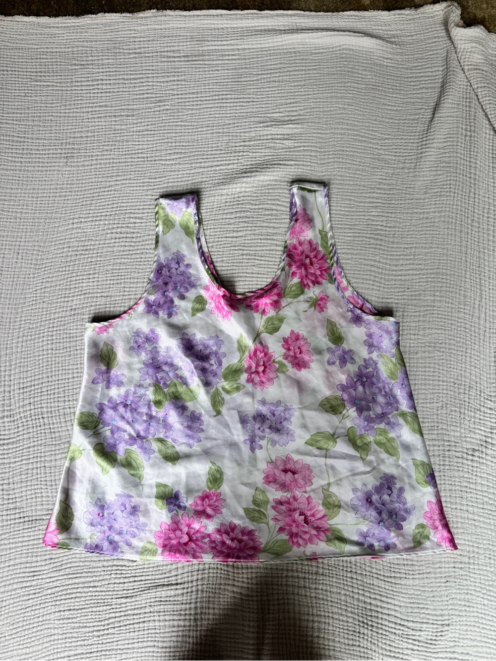 Cinema & Toile Floral Scoop Neck Tank Top in White with Pink & Purple Blooms
